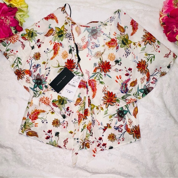 Zara floral flutter sleeves top - Picture 4 of 8